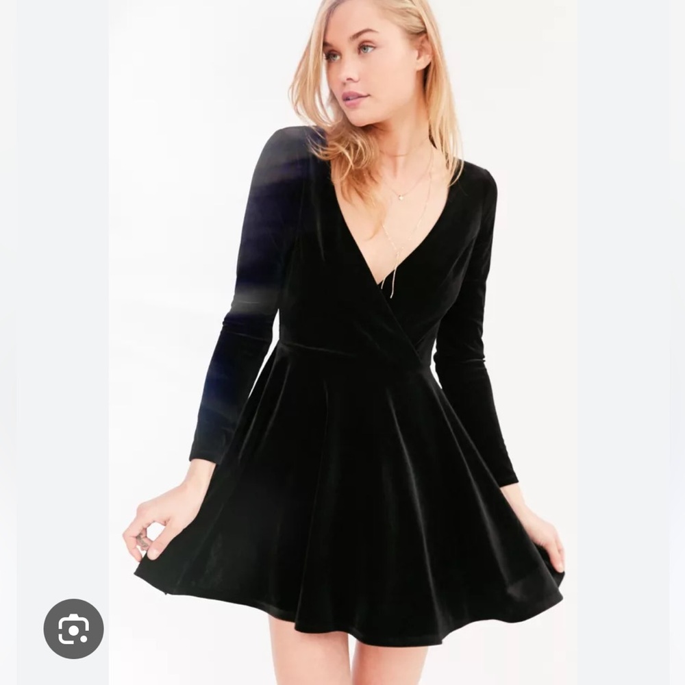 Kimchi Blue, Black Velvet Mini Dress, Size Small